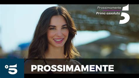 replica canale 5 viola come il mare